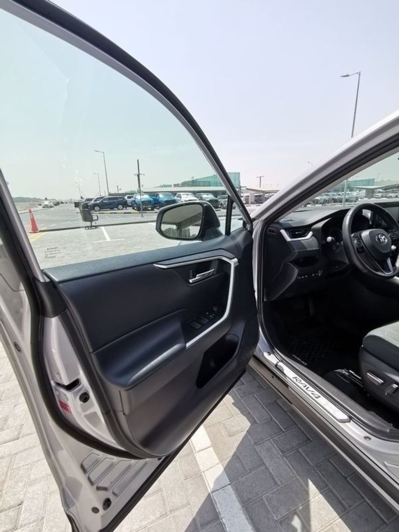 تويوتا راف ٤ TOYOTA RAV4 XLE -2022 - SILVER