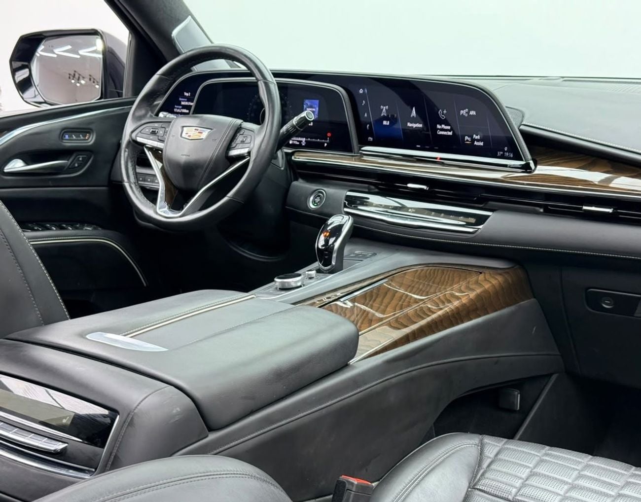 Cadillac Escalade SPORT PLATINUM 2023 Cadillac Escalade Sport Platinum, Excellent Condition, European Specs.