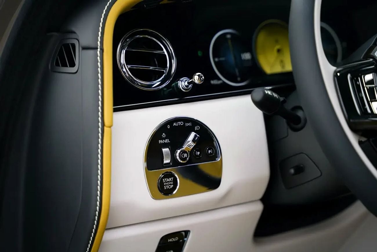 Rolls-Royce Cullinan WITH WARRANTY AND SERVICE CONTRACT