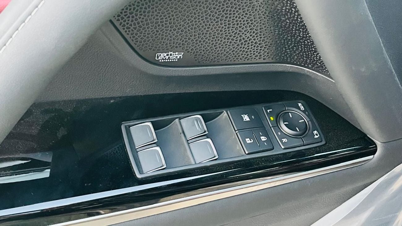 Lexus LX600 SIGNATURE