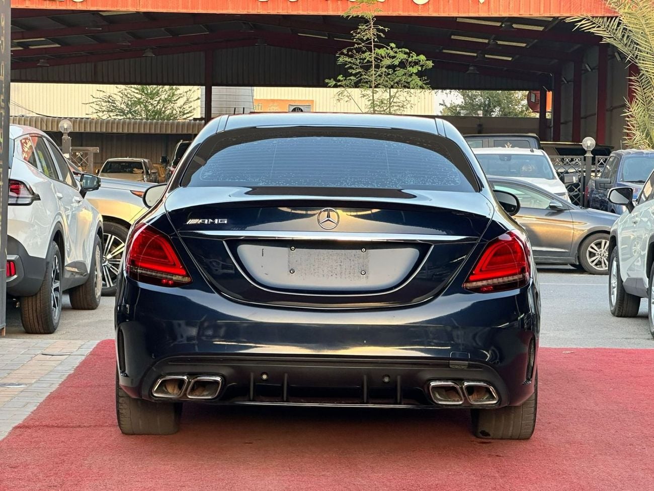 مرسيدس بنز C 300 2.0 لتر Turbocharged - عدد 4 سلندر (9G-TRONIC)