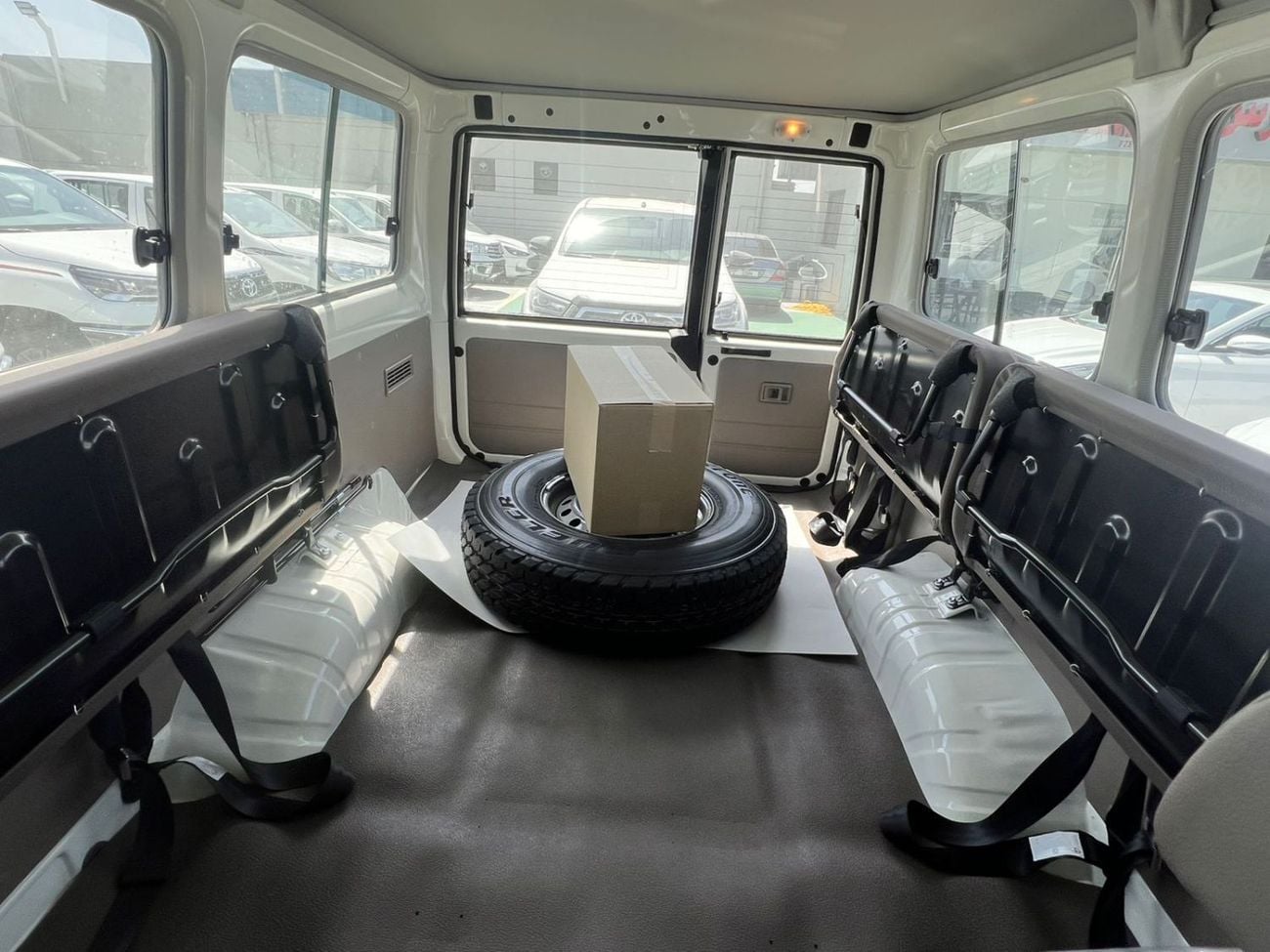 Toyota Land Cruiser 70 LC 78 HARDTOP 2.8L MT