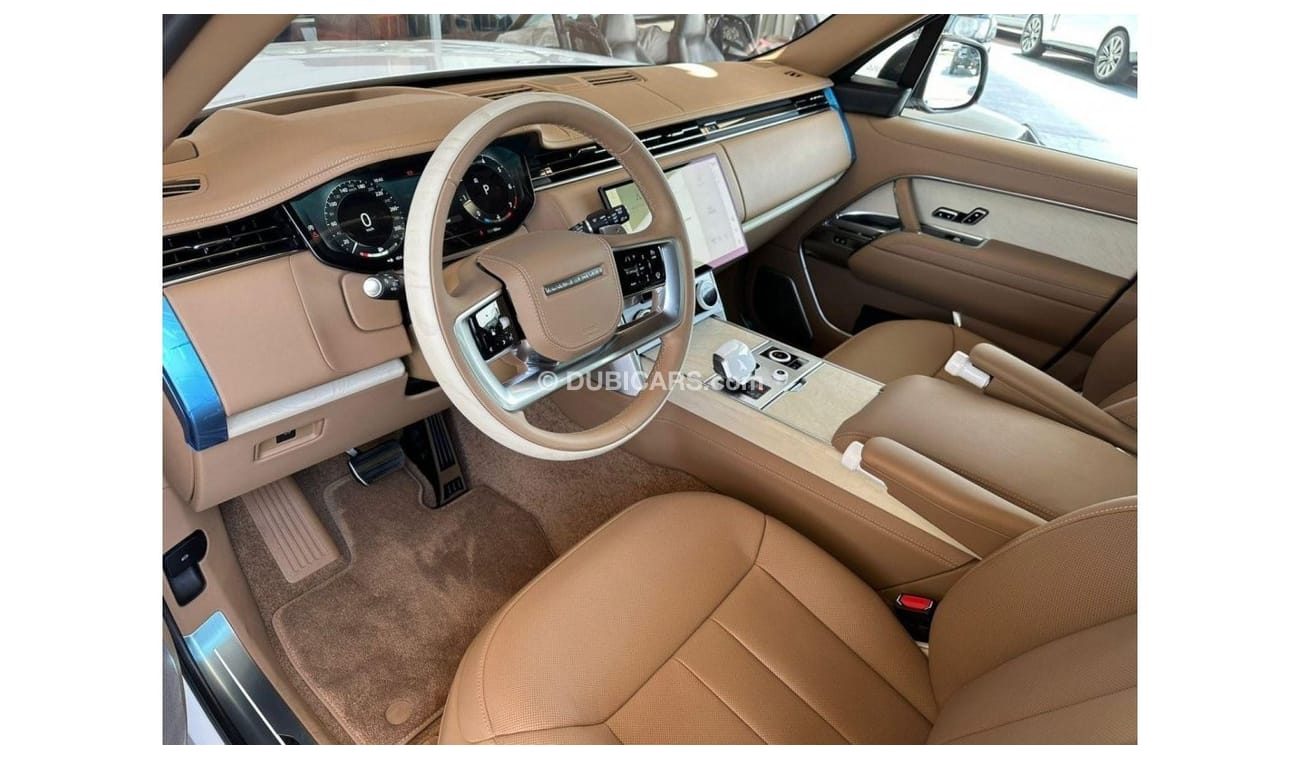 Land Rover Range Rover WHITE ROSE GOLD GCC SPEC UNDER WARRANTY AND SERVICE