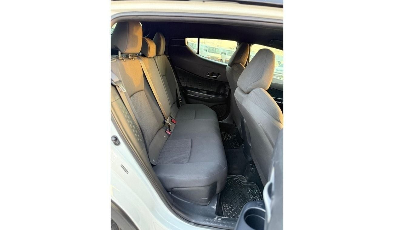 Toyota CHR TOYOTA C-HR XLE full option