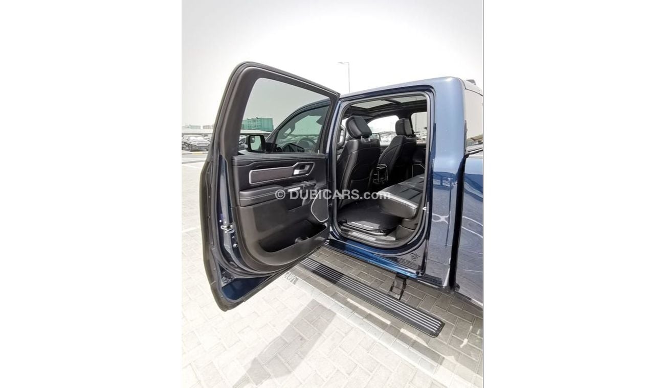 RAM 1500 Dodge RAM Laramie - 2022- Dark Blue
