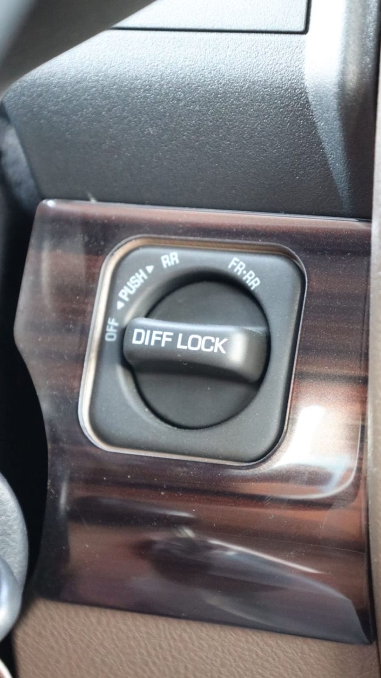 Toyota Land Cruiser 70 S-DLX 2.8L (5 Door)