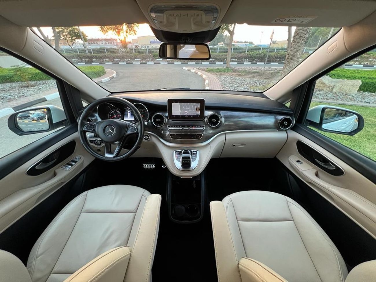 Mercedes-Benz V 250 MERCEDES BENZ V250 2020 GCC FULL SERVICE AGENCY HISTORY ORIGINAL PAINT