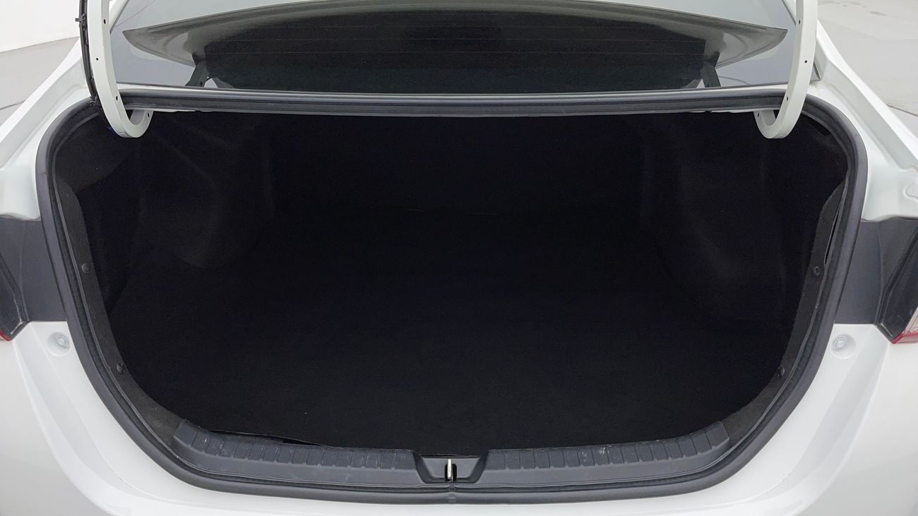 تويوتا يارس SE 1.5 | بدون دفعة مقدمة | اختبار قيادة مجاني للمنزل