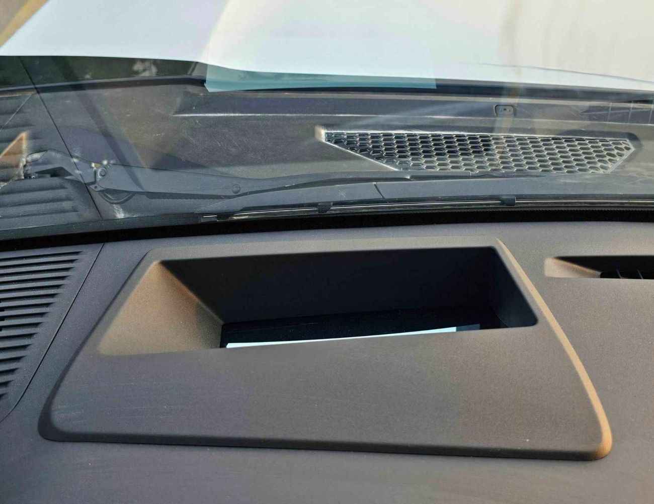 تويوتا برادو LUXURY TURBO/ 2.4L V4 PETROL/ 360* WITH HEADUP DISPLAY/ RADAR/ PANORAMIC (CODE # PLUX)