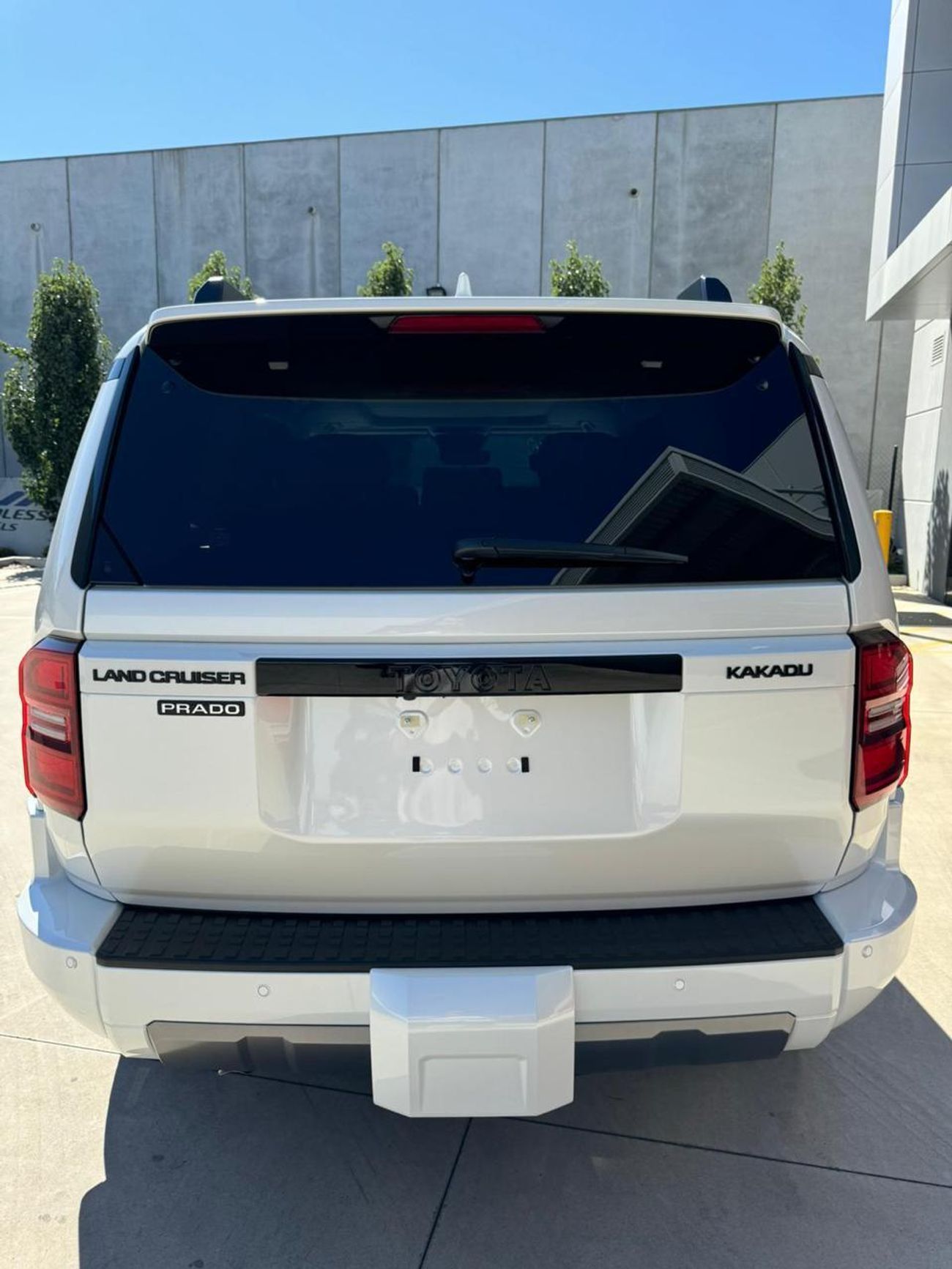 Toyota Prado 2.8L KAKADU FULL OPTION - RHD BASED ON ORDER