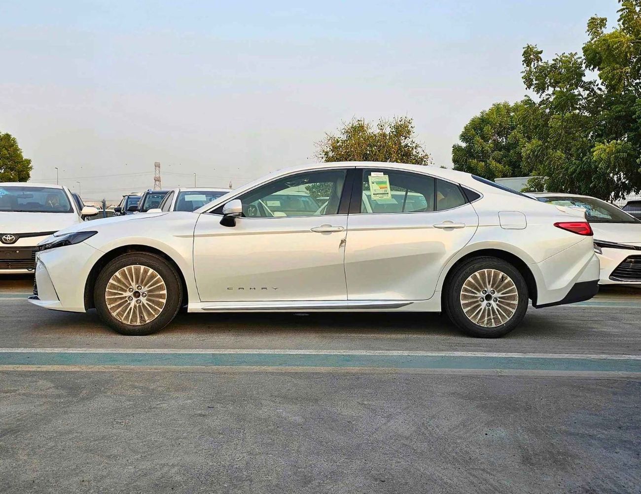 Toyota Camry LE / 2.5L V4 PETROL / PUSH START / DVD CAMERA / SUNROOF / CODE # LE