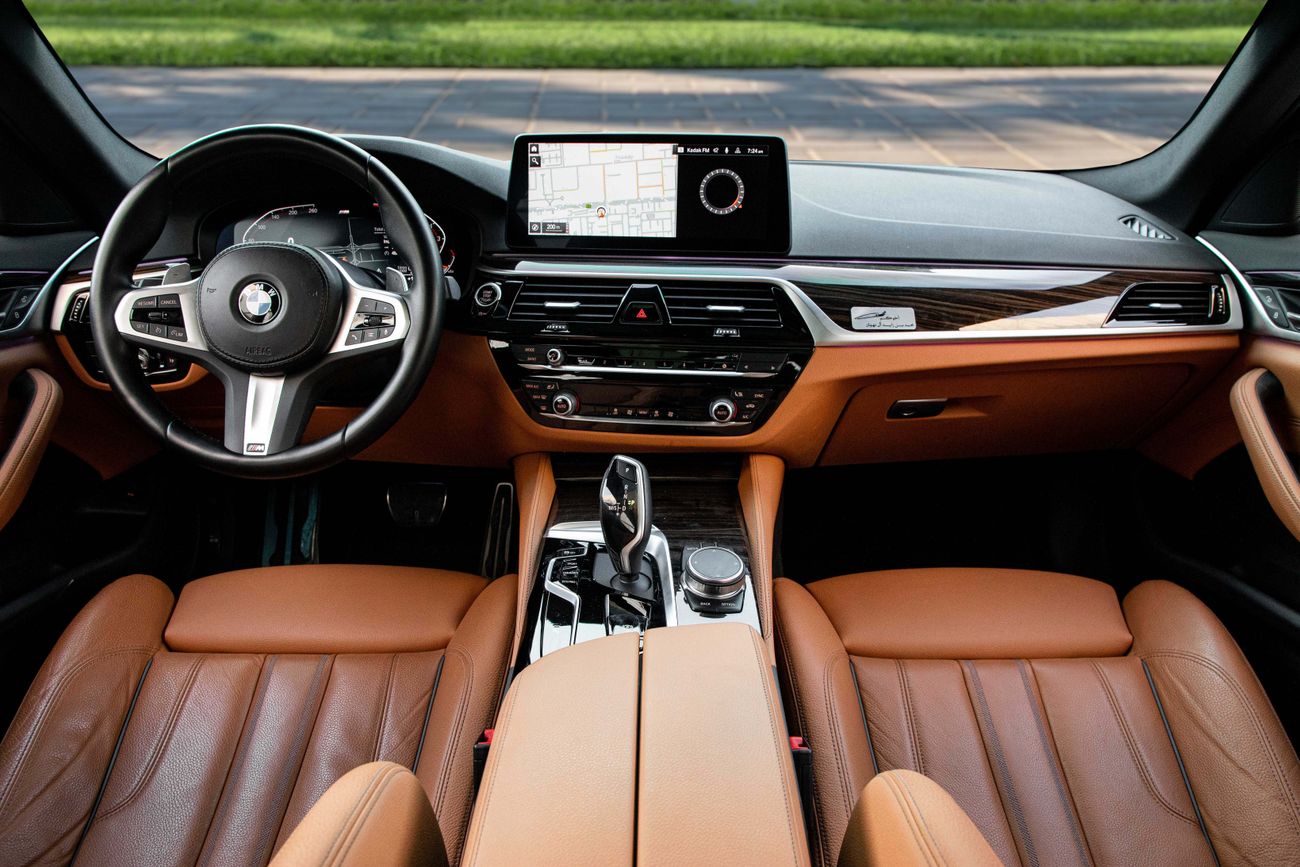 بي أم دبليو 520i 520i M-Kit | 2,997 P.M | 0% Downpayment | BMW Warranty! | Ramadan Offer!