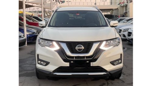 Nissan Rogue 2018 model, imported from America, full option, no sunroof, 4 cylinders, automatic transmission, odo