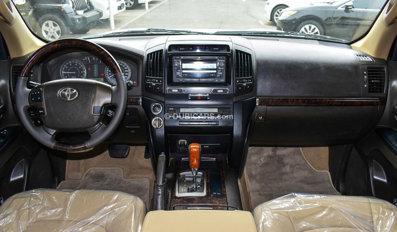 Toyota Land Cruiser GXR V6