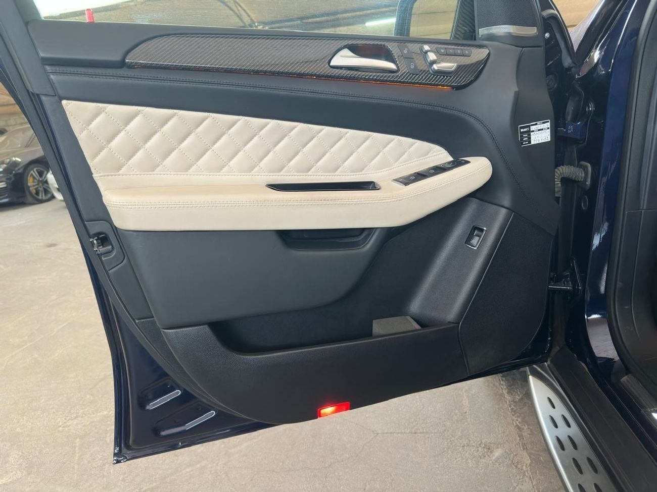 مرسيدس بنز GLE 43 AMG Coupe 3.0L MERCEDES GLE 43 AMG COUPE 2017 | CAVANSITE BLUE PAINT | DESIGNO PACKAGE | CARBON INTERIOR