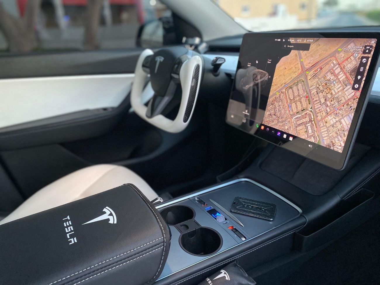 Tesla Model Y FULL BODY CARBON FIBER KIT - SPECIAL STEERING -WELL MAINTAINED