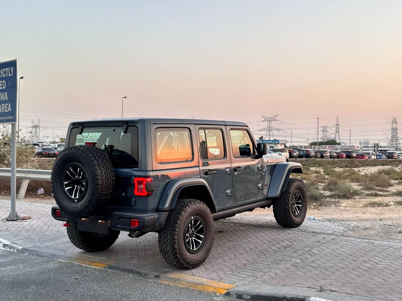 جيب رانجلر 2025 JEEP WRANGLER UNLIMITED RUBICON 2.0L V4 GCC BRAND NEW 0KM