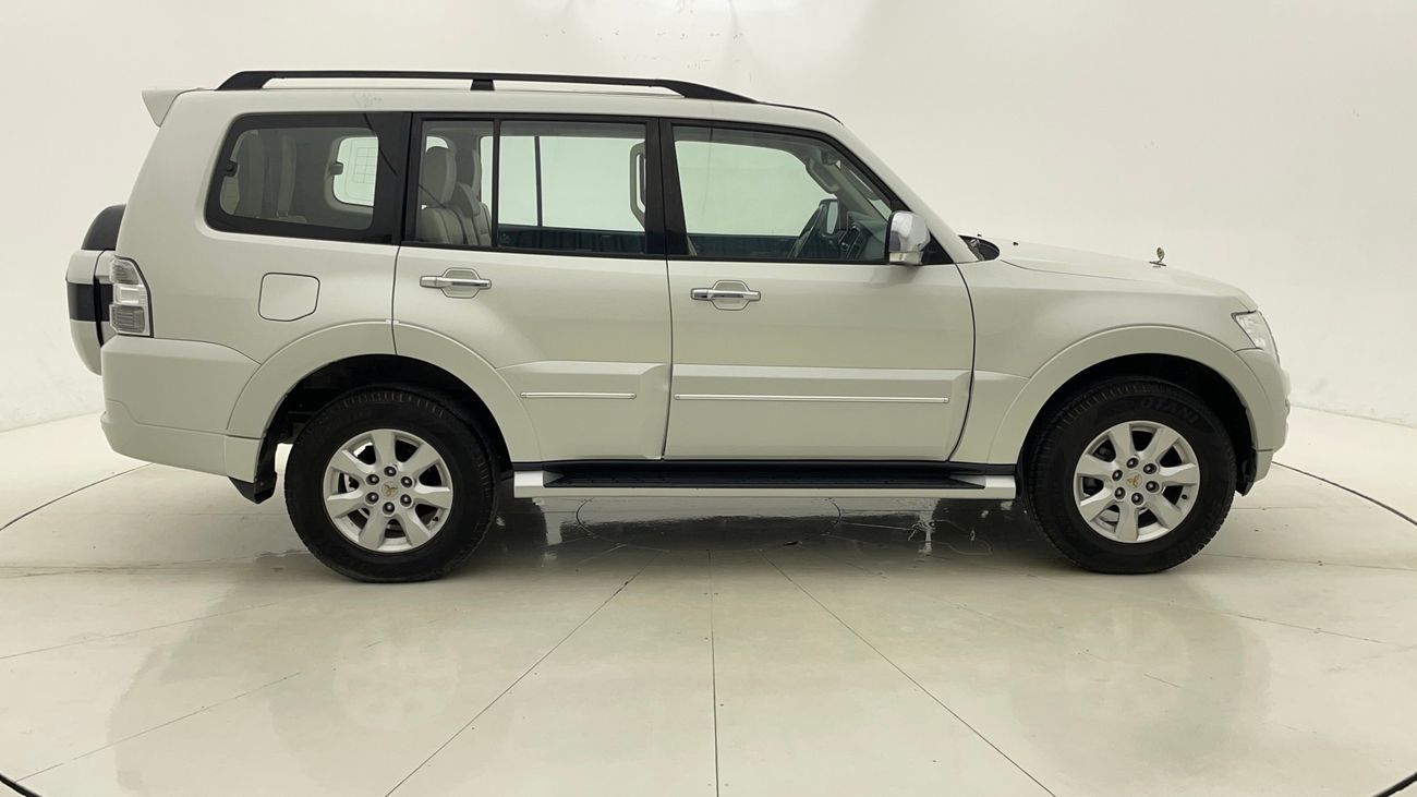 ميتسوبيشي باجيرو GLS TOP 3.5 | بدون دفعة مقدمة | اختبار القيادة في المنزل