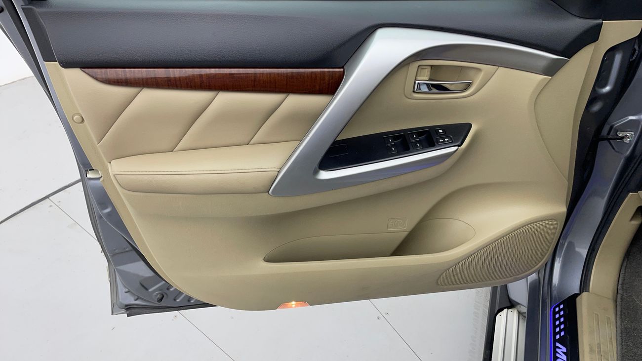 ميتسوبيشي مونتيرو GLS PREMIUM 3 | بدون دفعة مقدمة | اختبار قيادة مجاني للمنزل