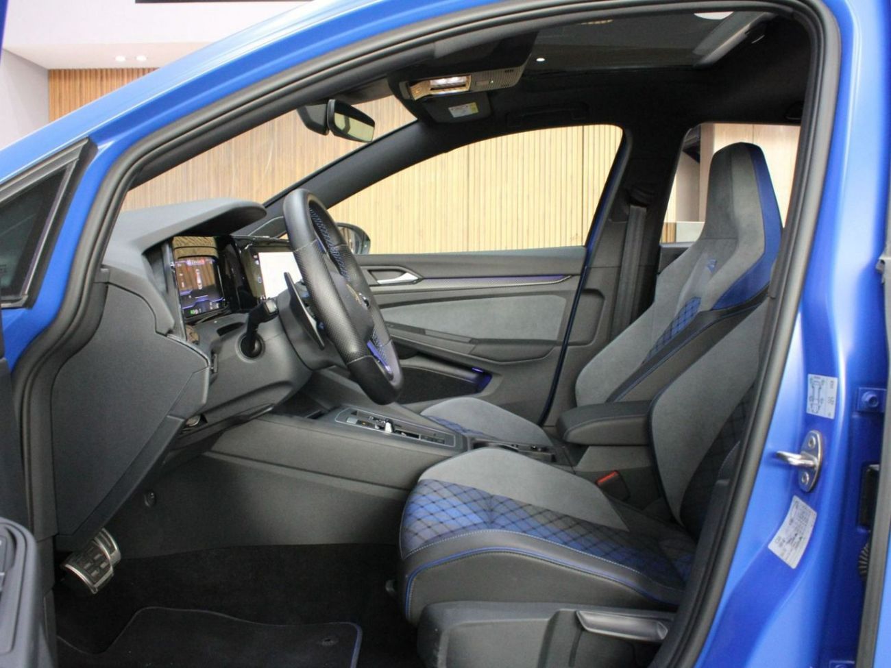 Volkswagen Golf R Base 2.0T Brand New