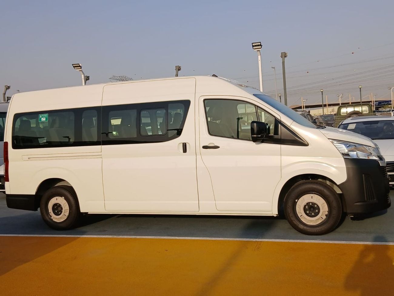 تويوتا هاياس 2.8L Diesel Manual Transmission, High Roof, 13 Seater, Model 2026