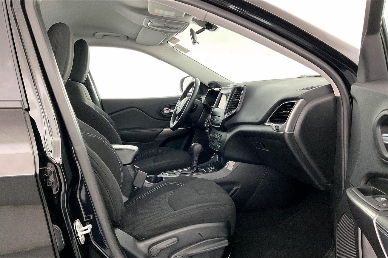 Infiniti Q50 Premium / Luxe | 1 year free warranty | 0 Down Payment