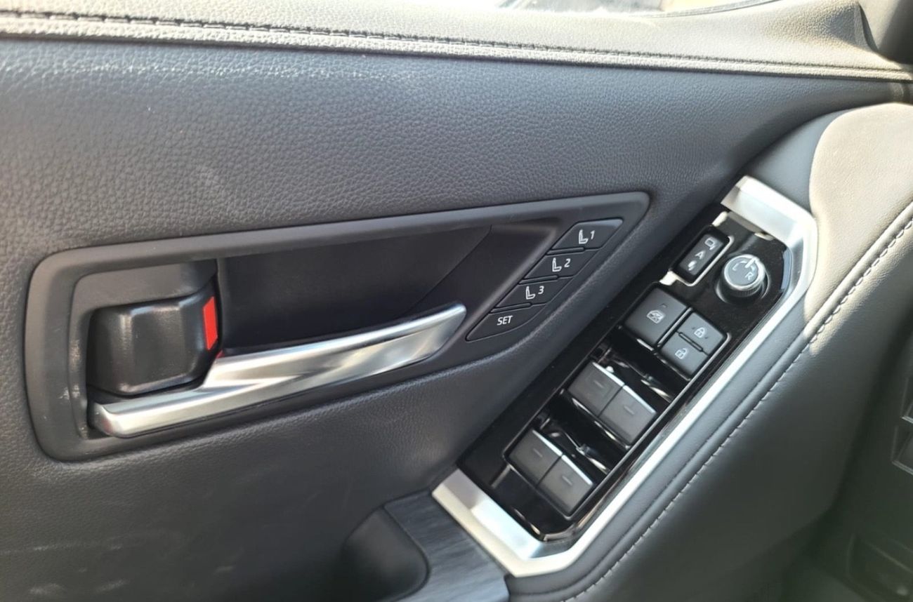 تويوتا لاند كروزر GR-S 3.3L