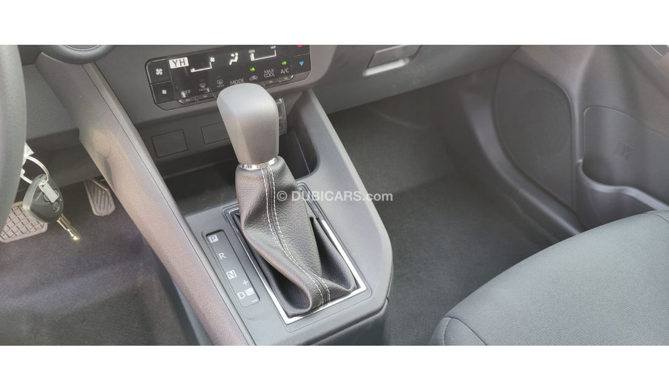 Toyota Yaris TOYOTA YARIS 1.5Ltr STANDARD (EXPORT & LOCAL POSSIBLE)