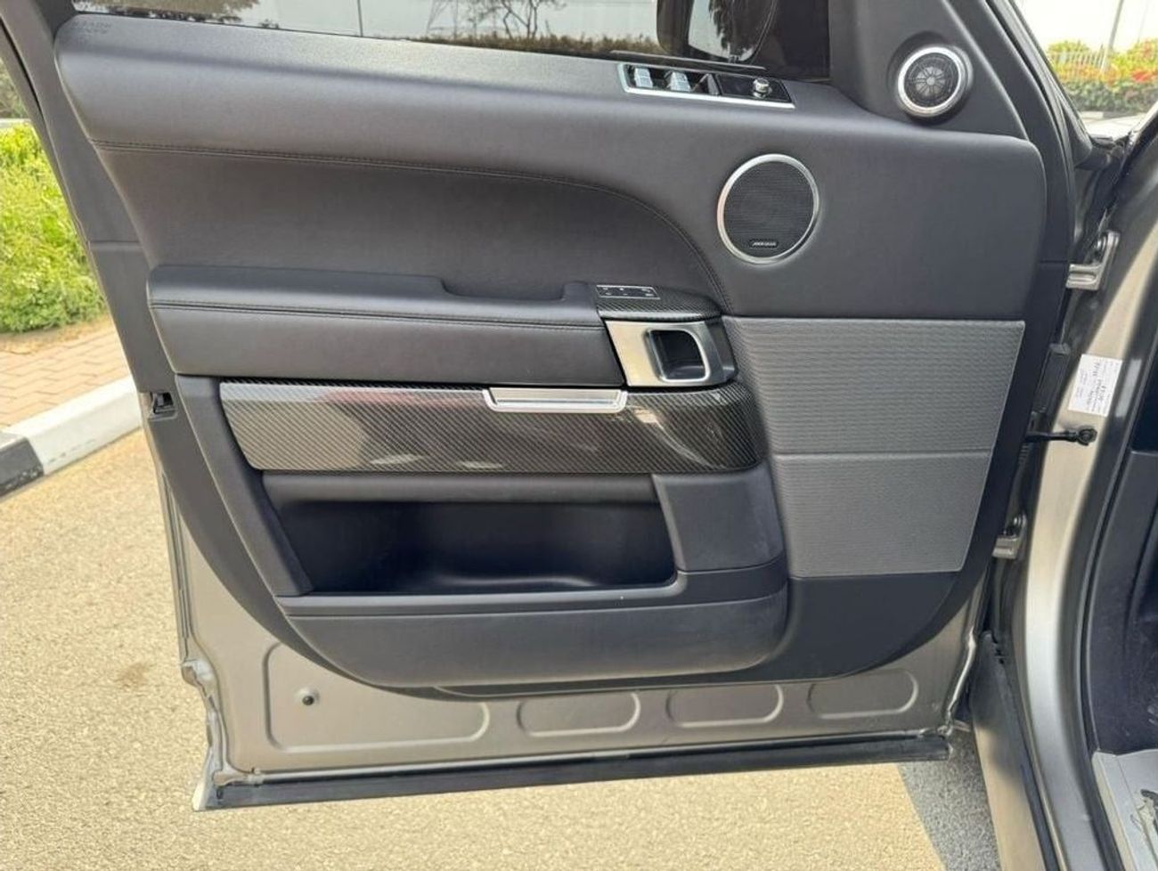 لاند روفر رينج روفر سبورت SVR 5.0L (575 HP) AWD GERMAN SPEC FULL SERVICE HISTORY