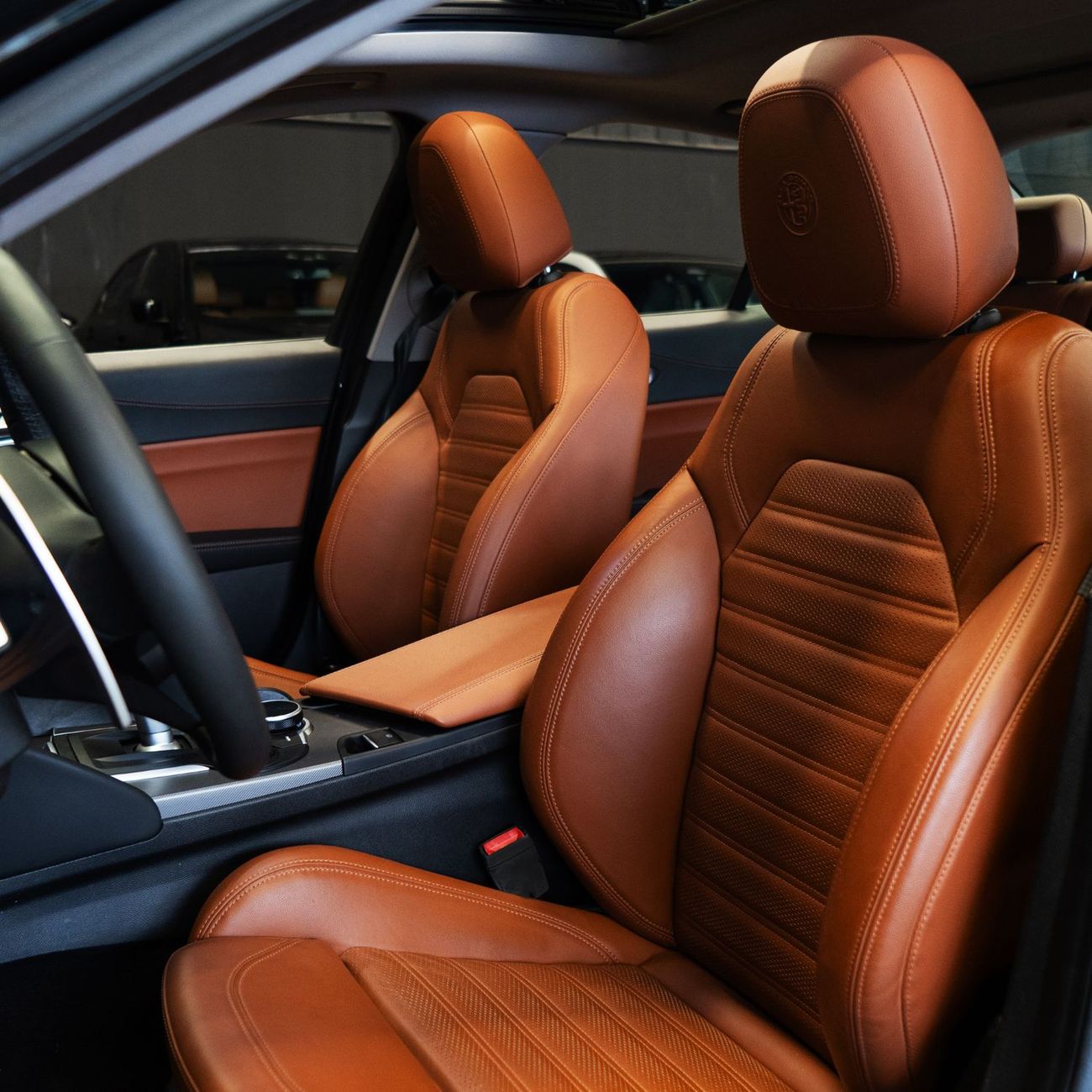 Alfa Romeo Giulia Veloce 2.0L RWD AED 1,053  pm • 0% Downpayment • Alfa Romeo Giulia • 1 Year  Warranty