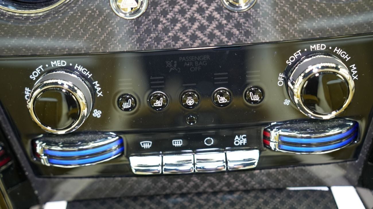 رولز رويس كولينان Rolls Royce Cullinan Black Badge - Bespoke Chartreuse - 2025