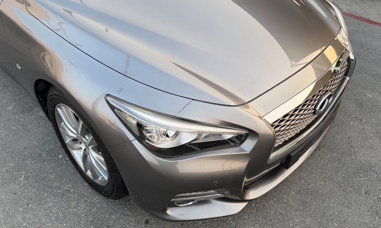 Infiniti Q50 Premium 3.7L