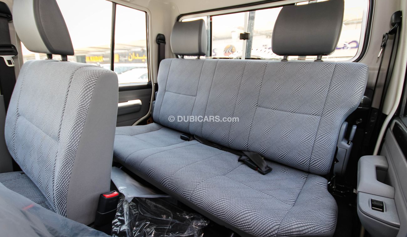 Toyota Land Cruiser Pick Up Double Cab 4.2L Diesel Full option Manual Transmission