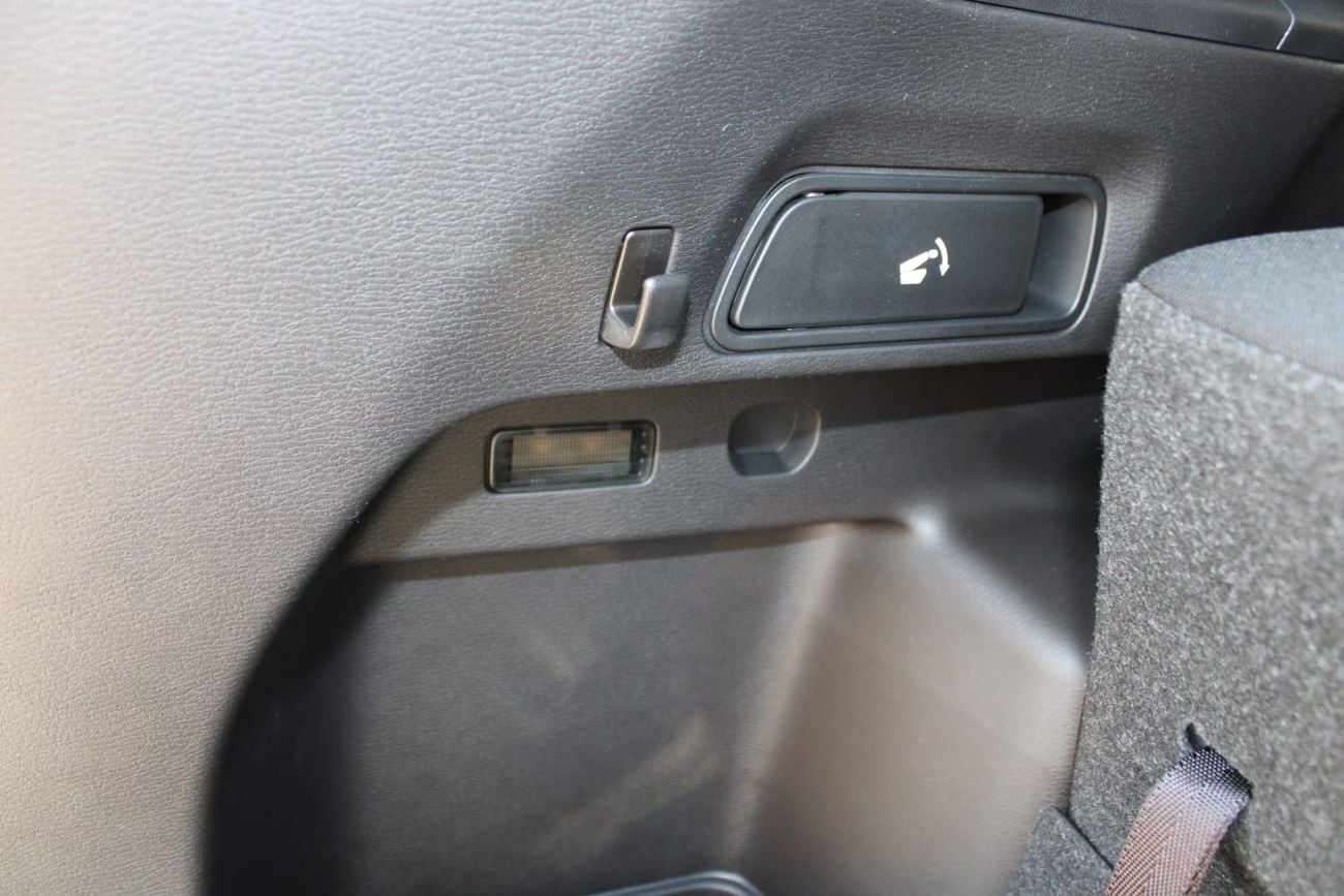 ميتسوبيشي آوتلاندر Mitsubishi Outlander 7-Seater H-Line 2.5L 4WD | Brand New | Export Only |