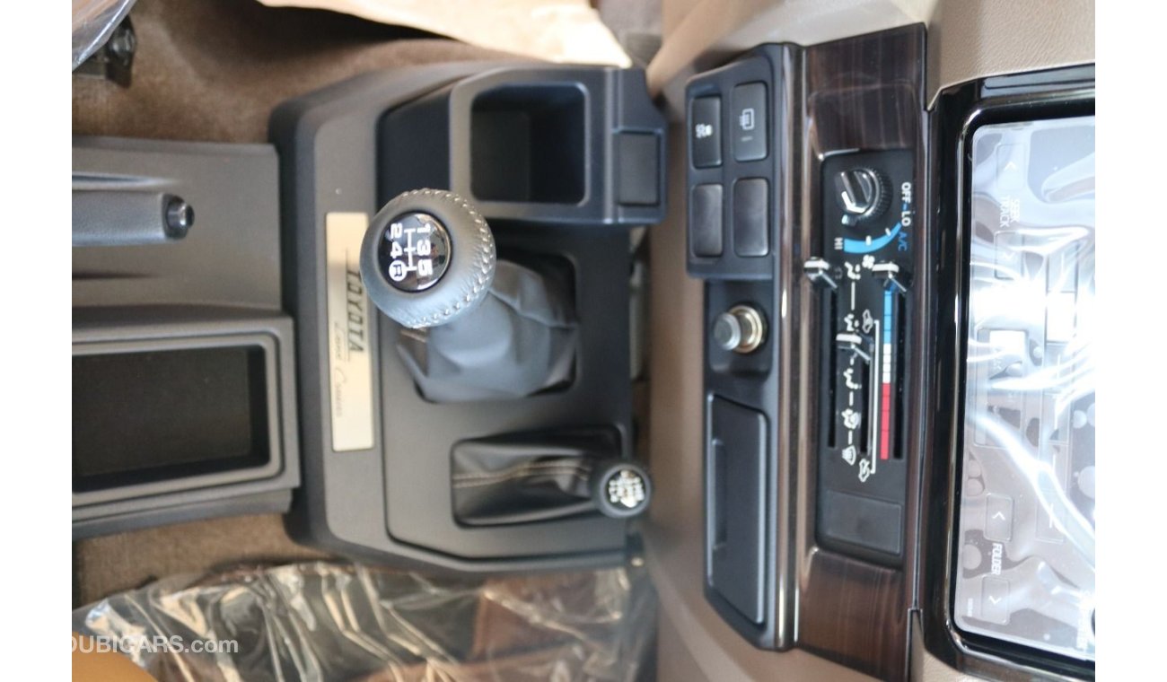 Toyota Land Cruiser 70 2022 TOYOTA GRJ 71 4.0 V6 70TH ANNIVERSARY DIFF LOCK