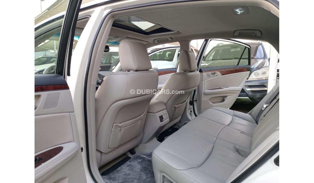 تويوتا افالون موديل 2011 وارد فتحة جلد مثبت سرعة تحكم رنجات حساسات بحالة ممتازة