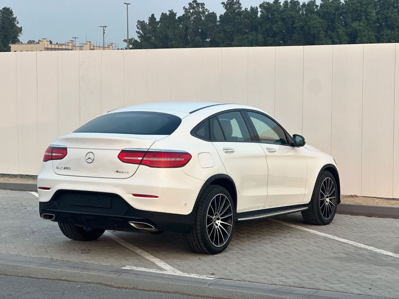 مرسيدس بنز GLC 200 بريميوم بلس