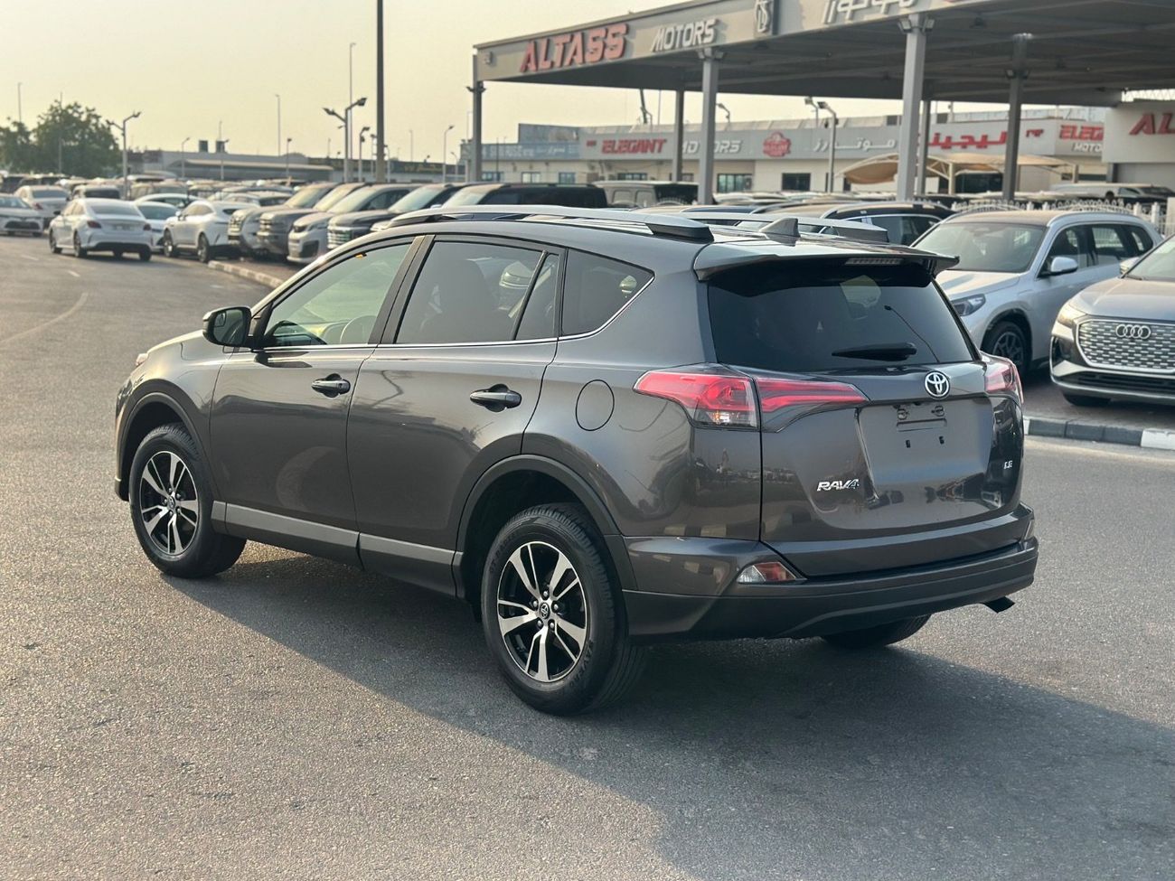 Toyota RAV4 2017 good condition leather seats