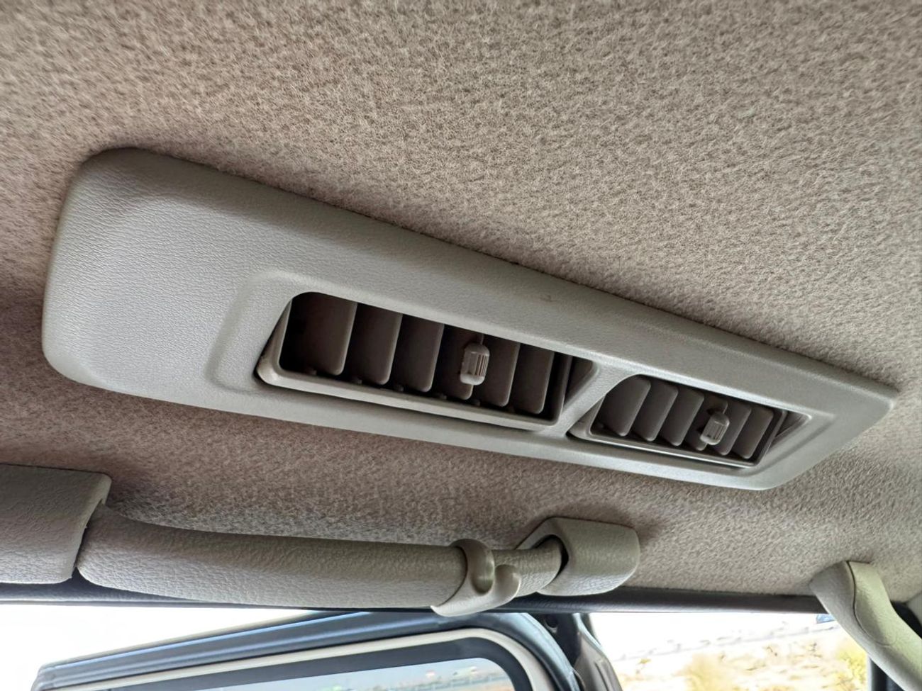 نيسان باترول سوبر سفاري سوبر سفاري / محرك VTC 4.8 لتر V6 / كامل المواصفات / فتحة سقف / قفل تفاضلي / مقاعد جلدية / بحالة ممتا