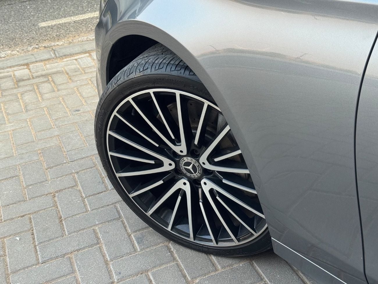 Mercedes Benz E 450 PREMIUM PLUS V6 3.0L TT / BURMESTER SOUND SYSTEMS / 360 CAMERA / AMBIENT LIGTING 64 colors/ RADAR  .../