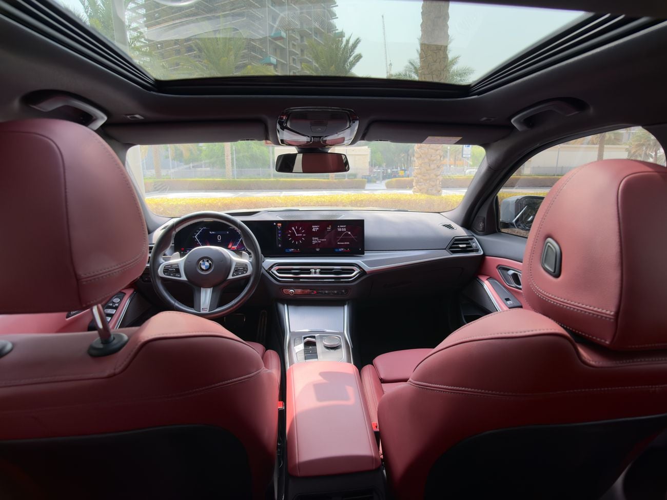 BMW 320i M SPORT BMW 320i M Sport | GCC Specs | 1 Owner | Full Service Until 2029 | Harman-Kardon Surround Sound