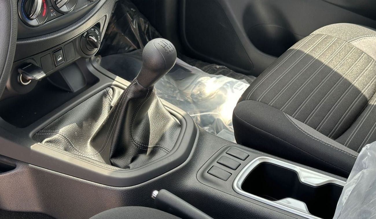 Nissan Navara 2.5D XE D23 4X4 DC PLUS MT