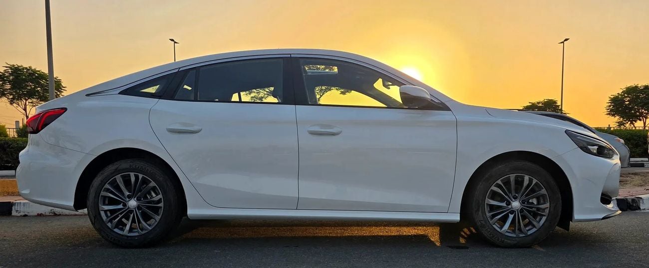 أم جي 5 5 Chinese Specs - Brand Compact Sedan