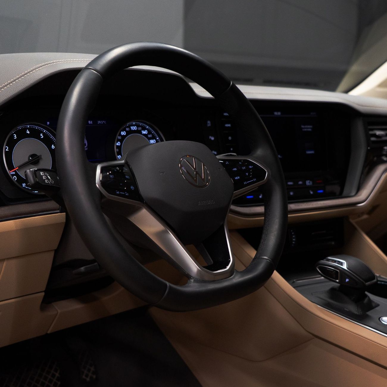 Volkswagen Touareg Atmosphere 3.0L AED 2,299 pm • 0% Downpayment • Volkswagen Touareg • Agency  Warranty