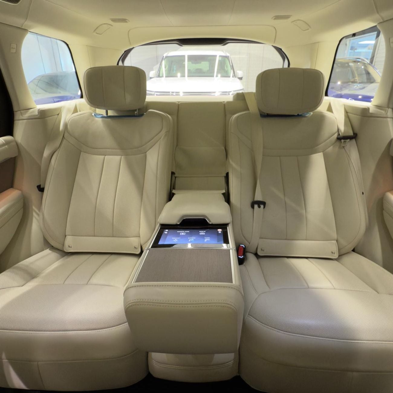 Land Rover Range Rover AUTOBIOGRAPHY LWB P530 | GCC | Under warranty and service contract