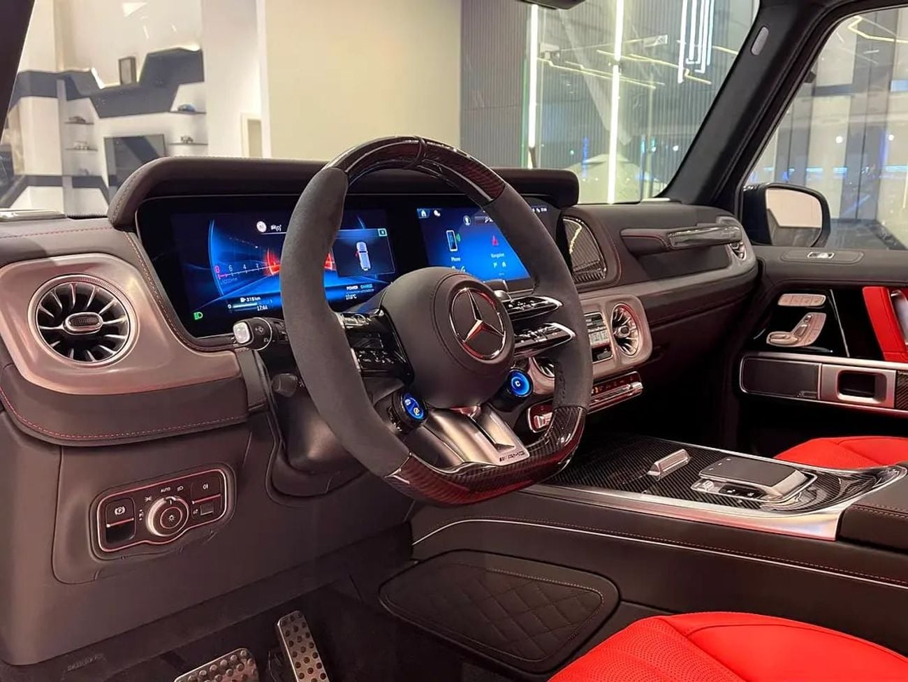 Mercedes Benz G63 AMG / G63 / / KM / GERMANY SPECS / FULL OPTIONE / CARBON FIBER / BACK SCREEN /