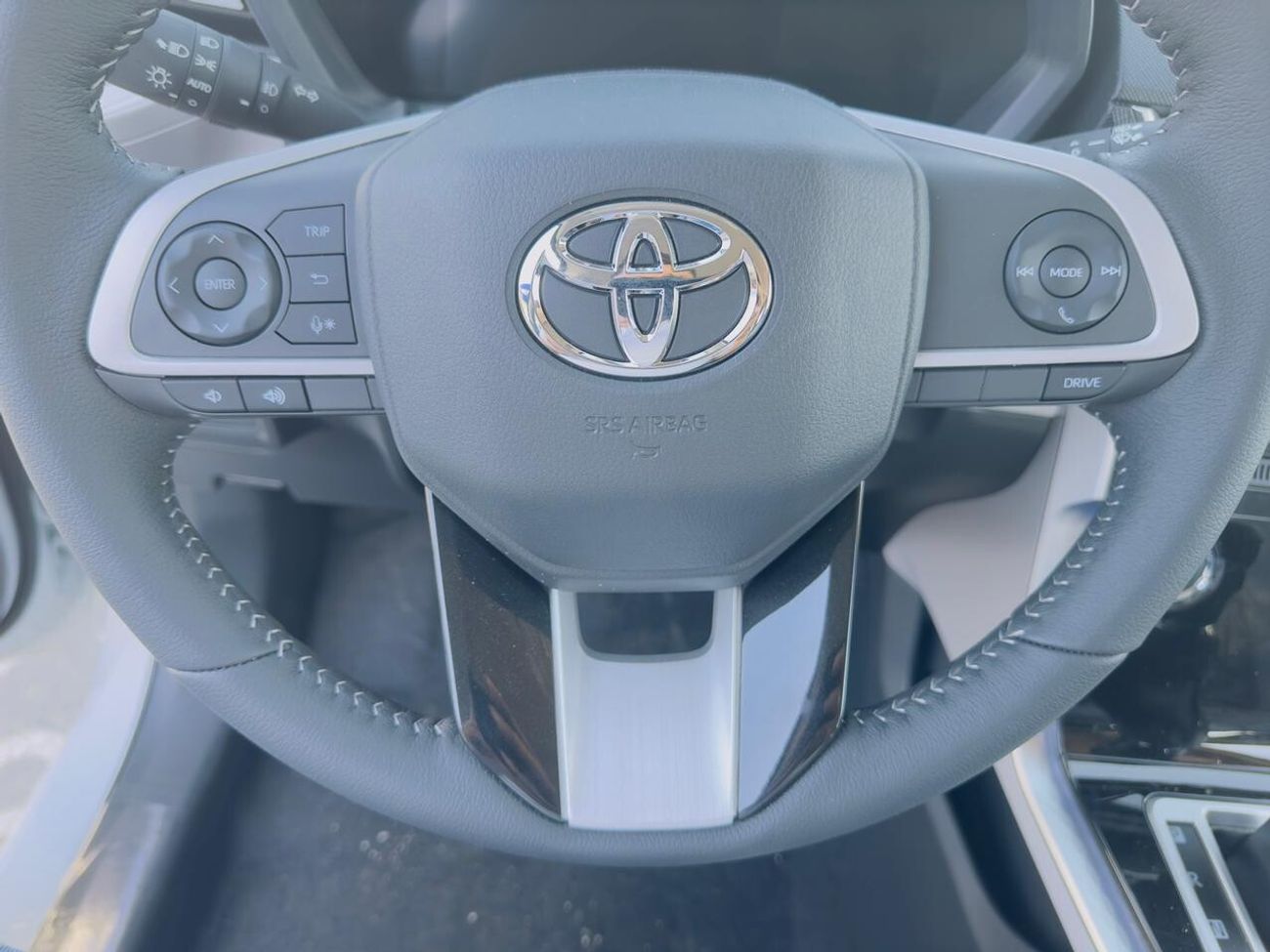 Toyota Veloz 1.5L PET A/T - 24YM  (EXPORT OFFER)