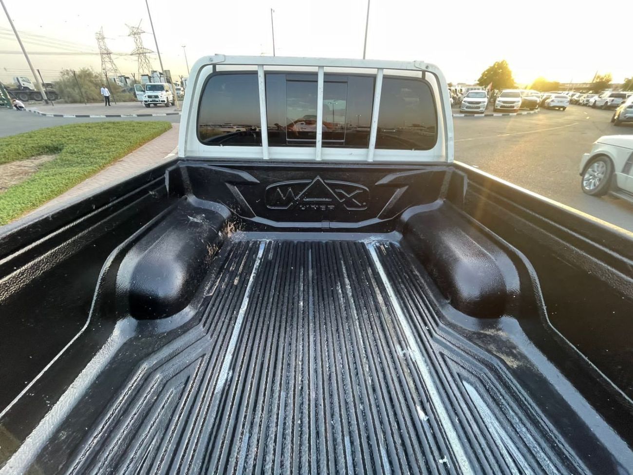 Toyota Hilux 2021 Toyota Hilux SR5 2.7L V4 - Automatic 4x4 AWD - Door Auto - Patrol Fuel - Side Step -