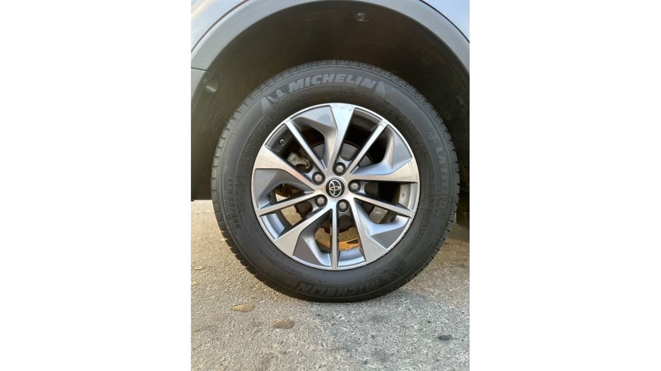 Toyota RAV4 Hybrid Toyota RAV4 2018 XLE