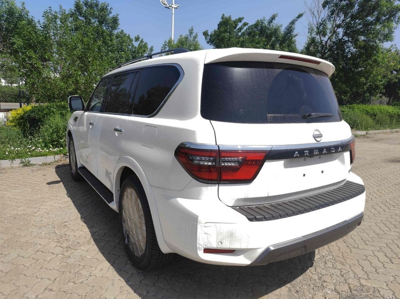 Nissan Armada NISSAN ARMADA PLATINUM V8 5.6L (400HP)